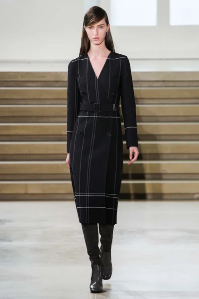 Look 25